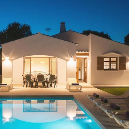 Sleeps 9 Pool Air Con Wifi * Cala Morell