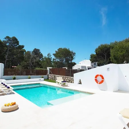 Villa Sleeps 9 Pool Air Con Wifi *