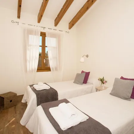 Sleeps 9 Pool Air Con Wifi Vila Cala Morell