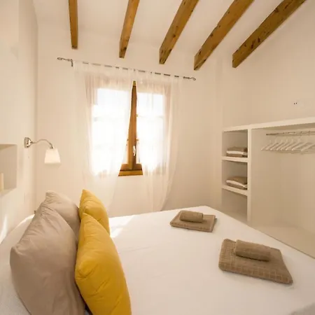 Sleeps 9 Pool Air Con Wifi *